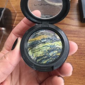 Mineralized eyeshadow